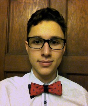 selfie-red-black-bow-dining-room